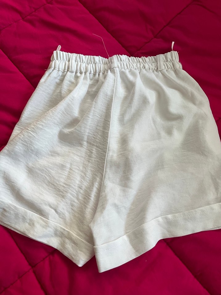 Beyaz Keten Şort - Görsel 2