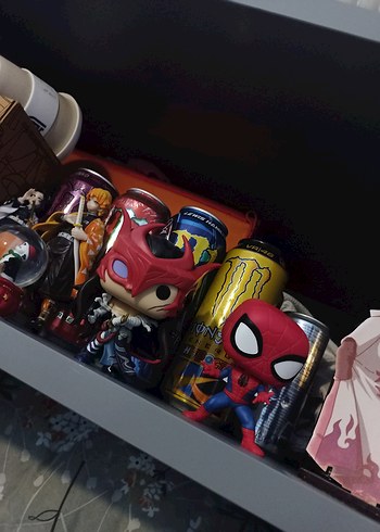 Orijinal League of Legends Yone Funko Pop figürü.