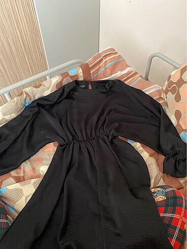 Diğer Siyah diz üstü saten elbise 40 beden