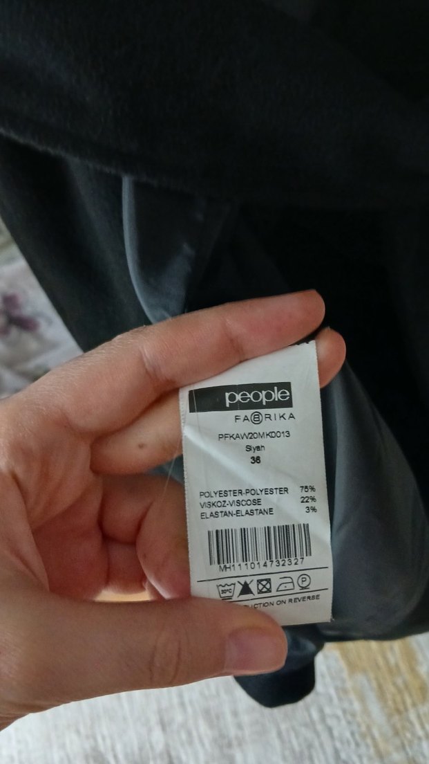 Siyah Kuşaklı Kadın Kaban - Görsel 4