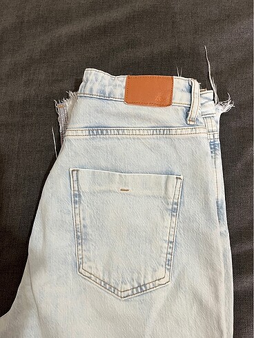 Zara ZARA AÇIK MAVİ YANDAN YIRTMAÇLI JEAN