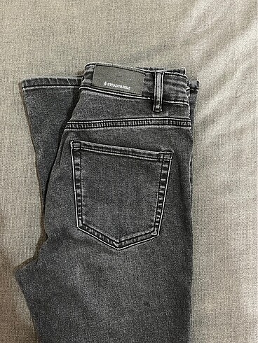 36 Beden Stradivarius Füme Boru Paça Jean