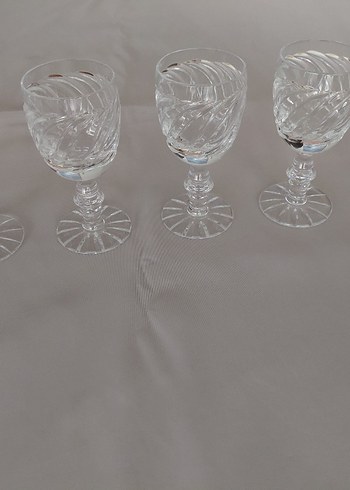 Beyaz Desenli Kristal Kadehler - Görsel 3