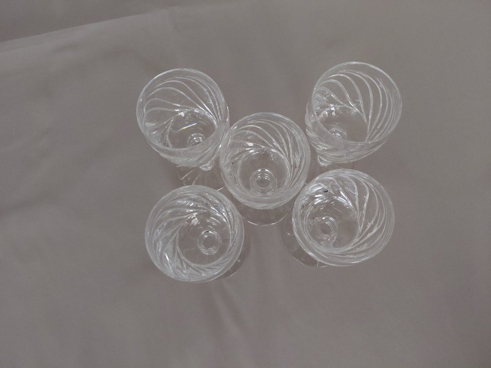 Beyaz Desenli Kristal Kadehler - Görsel 2