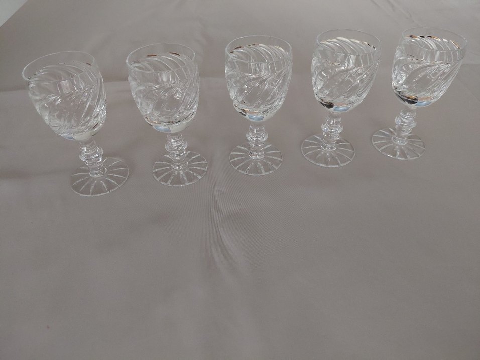 Beyaz Desenli Kristal Kadehler - Görsel 3