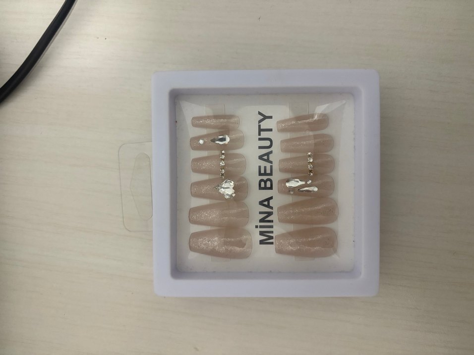 Bej Parlak Taşlı Tırnak Süsü - Görsel 2