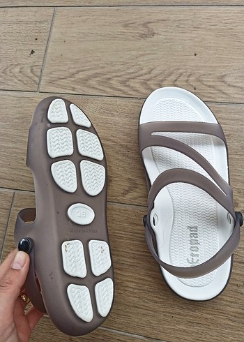 Diğer 39 Numara Şeffaf Kahverengi Bantlı Dolgu Topuklu Kadın Sandalet