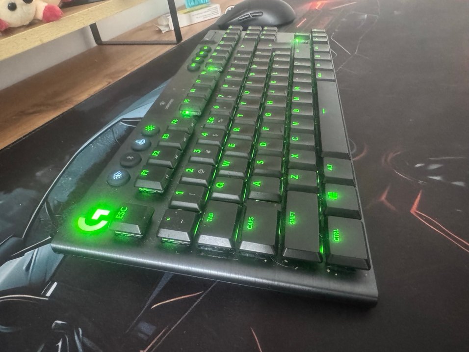 Logitech G915 TKL - Görsel 2