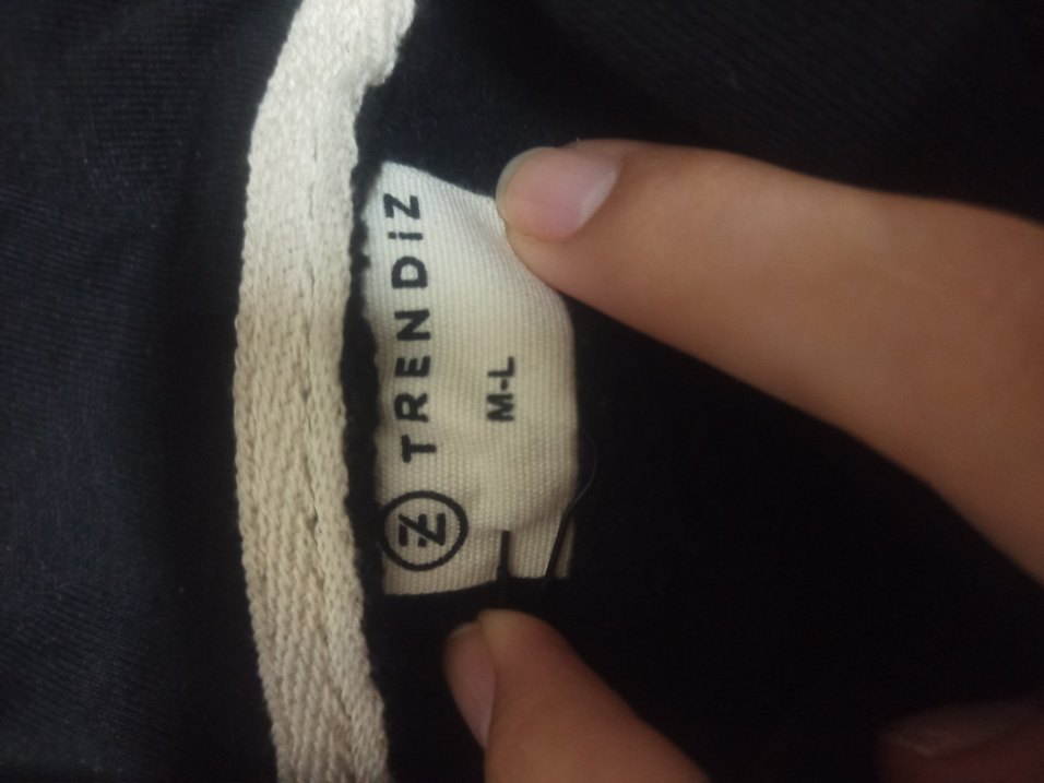 Kadın Siyah Kapüşonlu Sweatshirt - Görsel 3