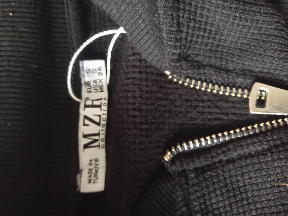 Siyah Fermuarlı kolu kemer detaylı ceget - Görsel 3