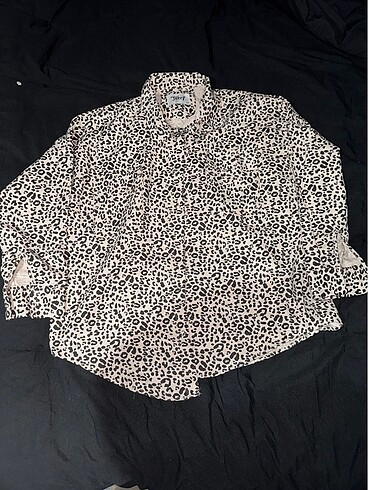 leopar desenli gömlek