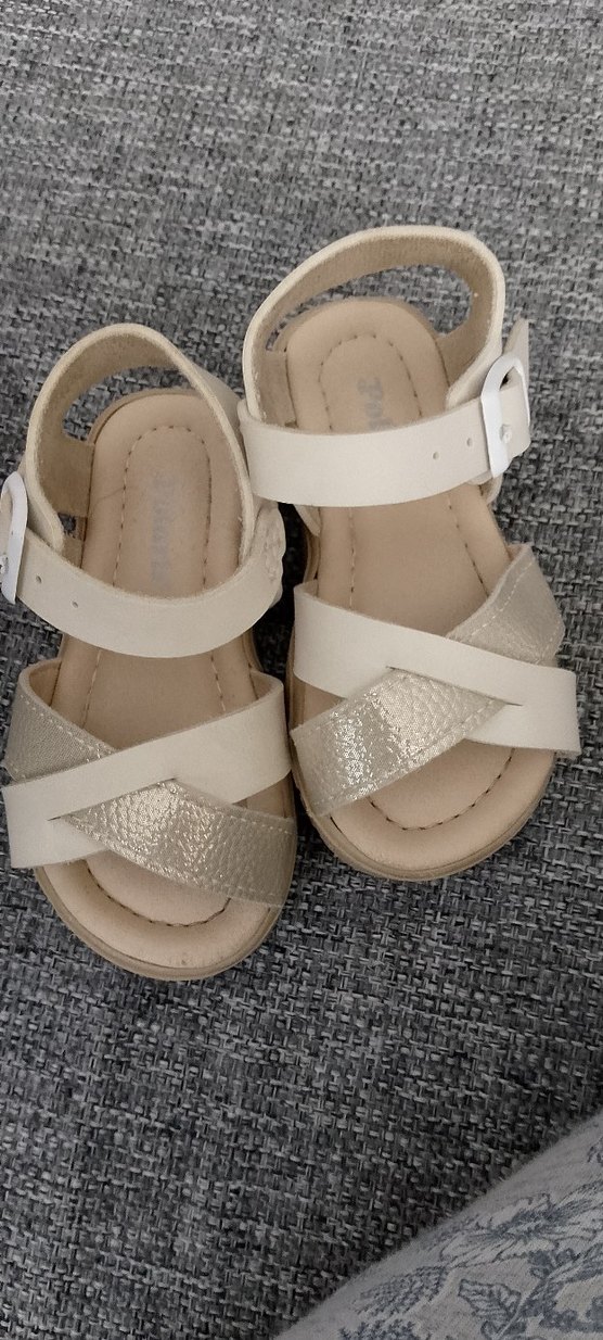 Kız Çocuk Beyaz Tokalı Terlik - Görsel 2