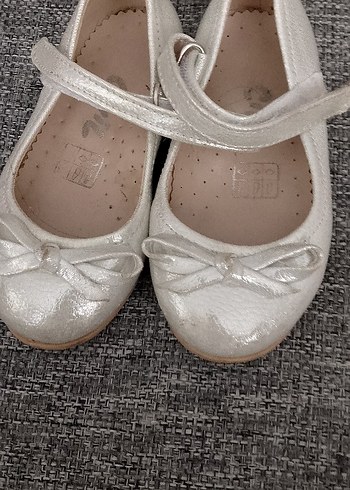 Kız Çocuk Beyaz Tokalı Babet Ayakkabı - Görsel 3