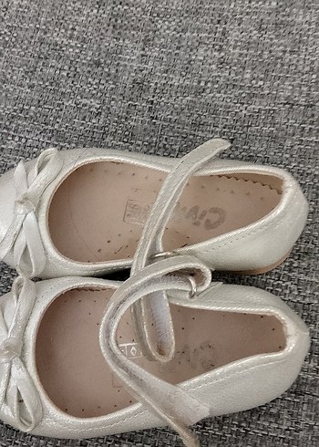 Kız Çocuk Beyaz Tokalı Babet Ayakkabı - Görsel 2