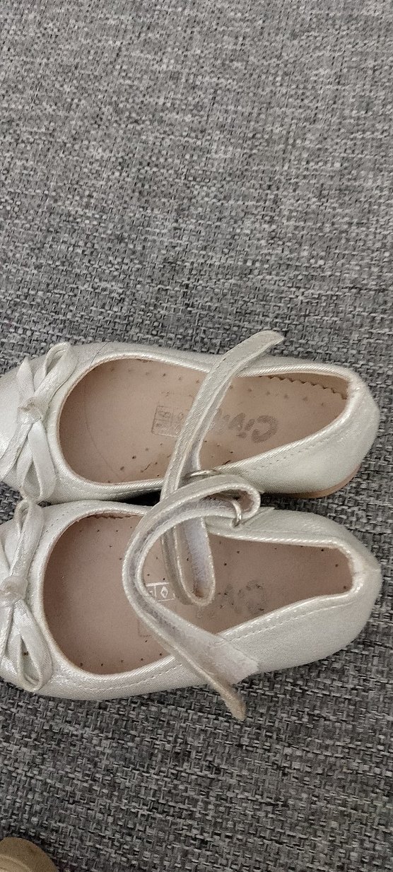 Kız Çocuk Beyaz Tokalı Babet Ayakkabı - Görsel 2