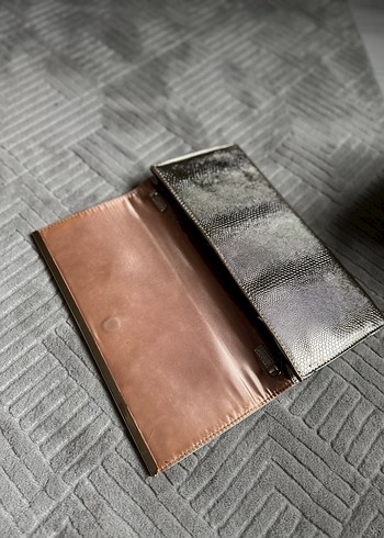 Forever New Gri Yılan Desenli Deri Kadın Portföy Cüzdan - Görsel 4