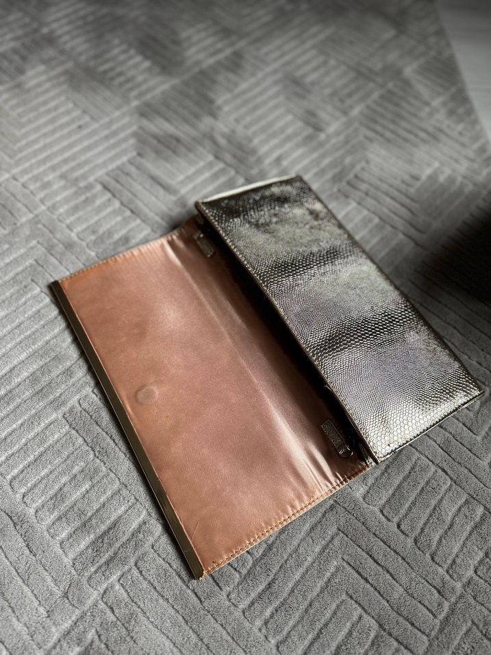 Forever New Gri Yılan Desenli Deri Kadın Portföy Cüzdan - Görsel 4