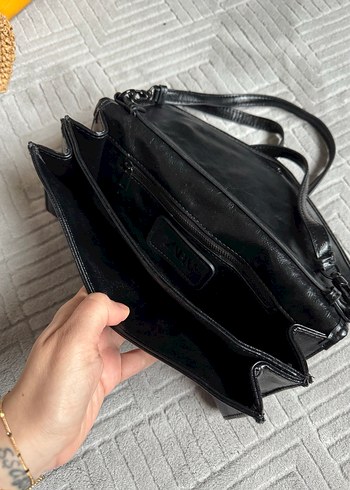 Zara Yılan Desenli Siyah Deri Gotik Çanta - Görsel 3