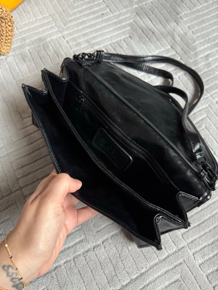 Zara Yılan Desenli Siyah Deri Gotik Çanta - Görsel 3