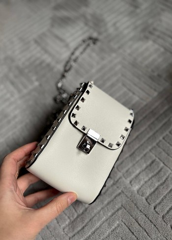 Derimod Zincir Detaylı Beyaz Yılan Desenli Deri Çanta - Görsel 4