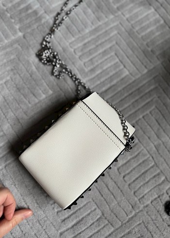 Derimod Zincir Detaylı Beyaz Yılan Desenli Deri Çanta - Görsel 5