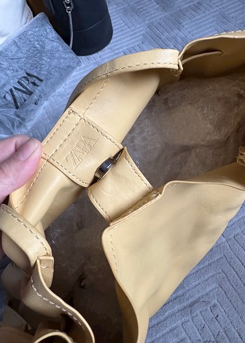 Zara Sarı Deri Kadın Çanta Fırfırlı - Görsel 3