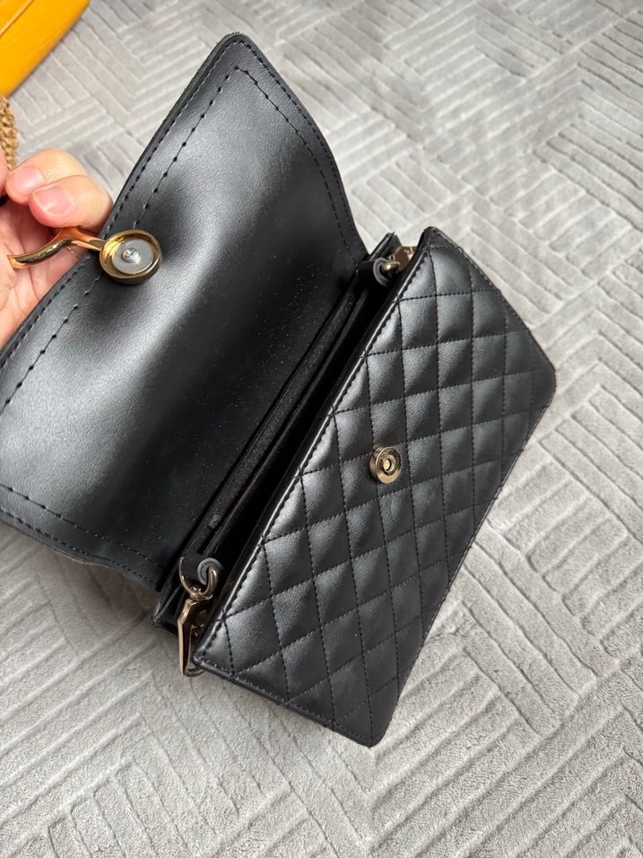 Laura Ashley Siyah Süet Püsküllü Kadın Çanta - Görsel 3