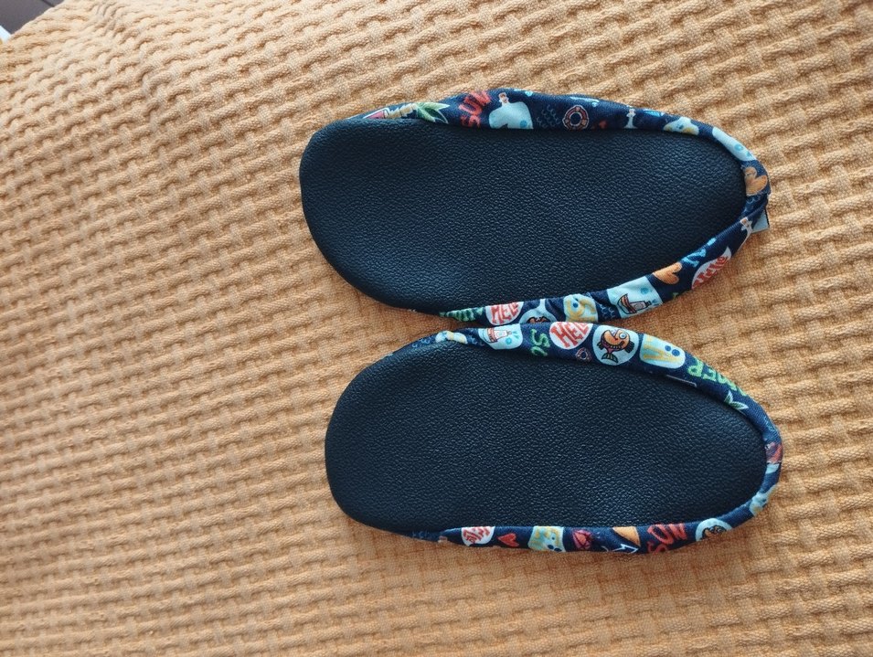 Renkli Baskıli Çocuk Yüzme Ayakkabısı - Görsel 3