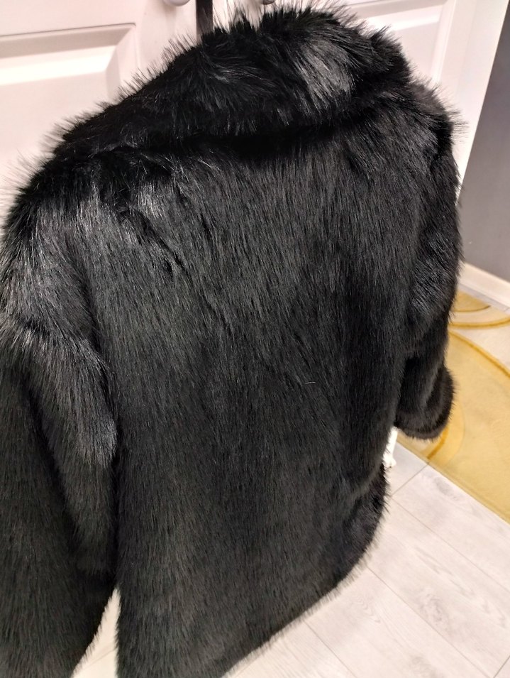 42-46 beden arasına uygun Siyah Kadın Kürk Detaylı Midi Kaban - Görsel 5