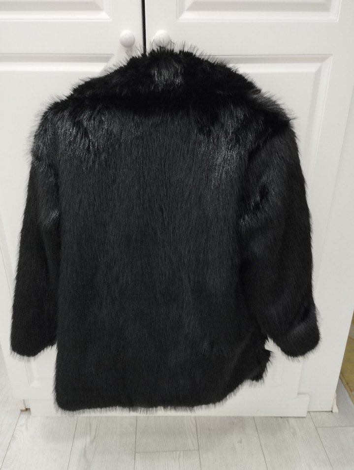 42-46 beden arasına uygun Siyah Kadın Kürk Detaylı Midi Kaban - Görsel 3