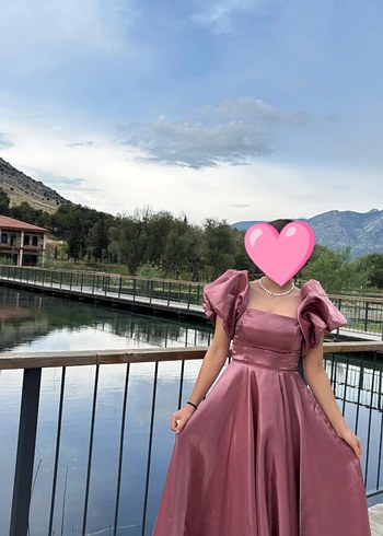 Pudra Pileli Uzun Straplez Nişan Elbisesi