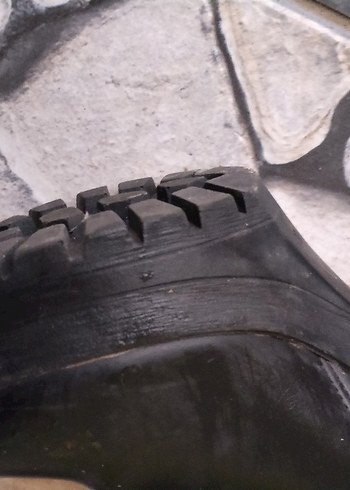 Siyah Parlak Toka Detaylı Kadın Deri Bot - Görsel 6