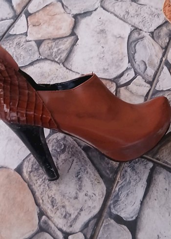Kahverengi Deri Dolgu Topuklu Kadın Bot - Görsel 15