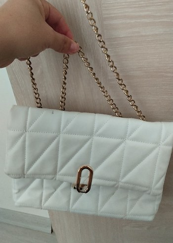 Beyaz Zincir Detaylı Kadın Deri Çanta - Görsel 3