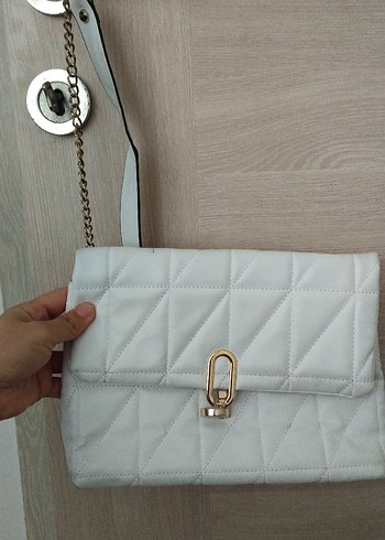 Beyaz Zincir Detaylı Kadın Deri Çanta - Görsel 4