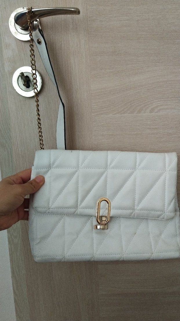 Beyaz Zincir Detaylı Kadın Deri Çanta - Görsel 4