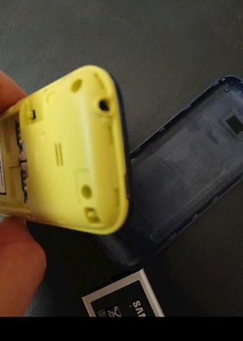 Sarı Çift SIM Kartlı Samsung Telefon - Görsel 2