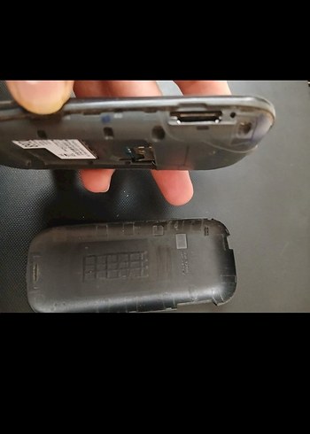 Siyah Samsung Tuşlu Telefon - Görsel 2