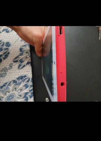 Kırmızı Çerçeveli Tablet - Görsel 3