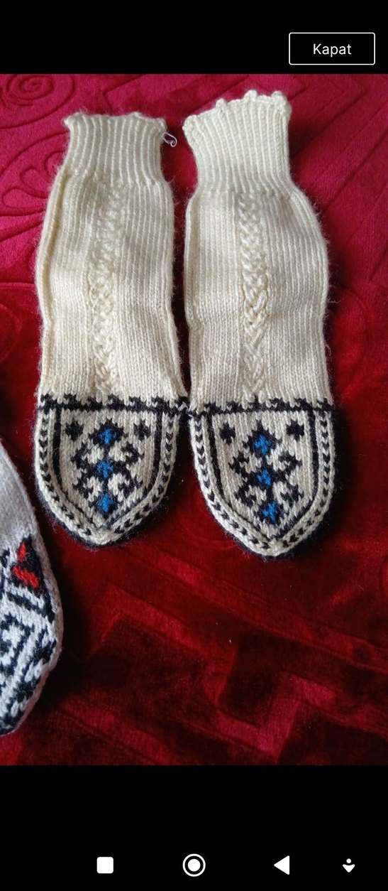Nakışlı Beyaz kışlık el emeği Çorabı - Görsel 2