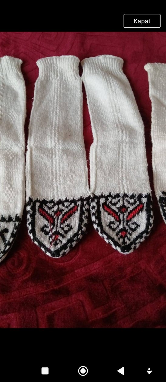 Nakışlı Beyaz kışlık el emeği Çorabı - Görsel 4