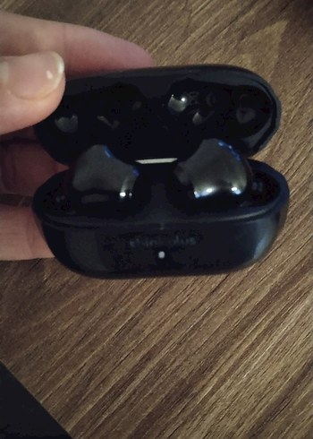 Lenovo Siyah Kablosuz Kulaklık Kutusu - Görsel 2