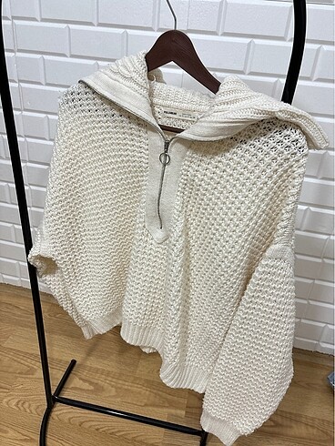 Pull and Bear pull kazak