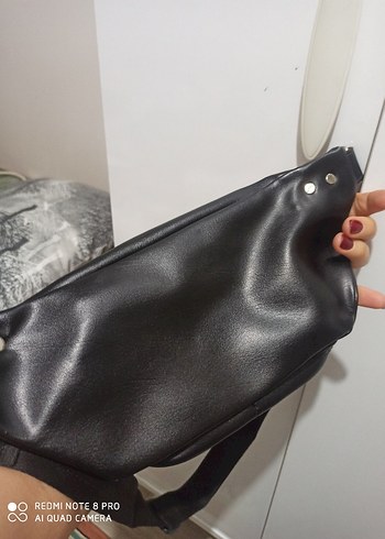 Zincir Detaylı Siyah canta - Görsel 3