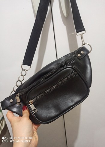 Zincir Detaylı Siyah canta - Görsel 2