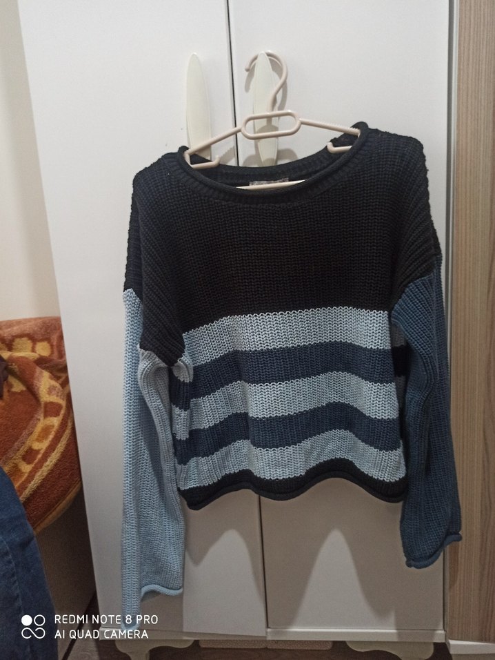 Gri Çizgili Kadın Triko Kazak - Görsel 3