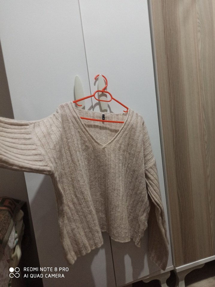 Bej V Yaka Örgü Kadın Kazak - Görsel 2