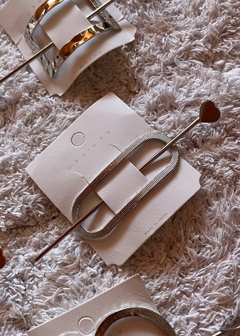  Beden Minimalist Metal Tokalar - Beyaz ve Altın Renk