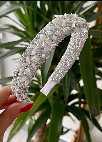 Kristal ve doğal taşlı parlak elegant taç