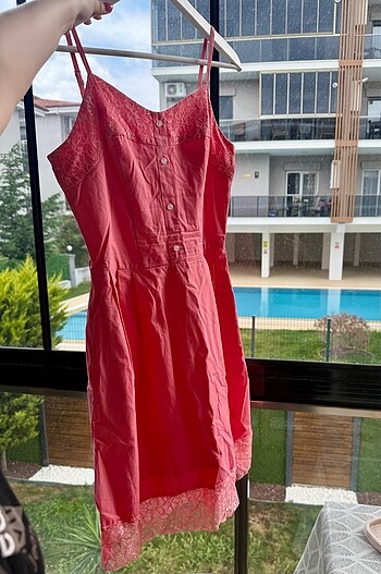 Mudo pembe dantel detay askılı elbise